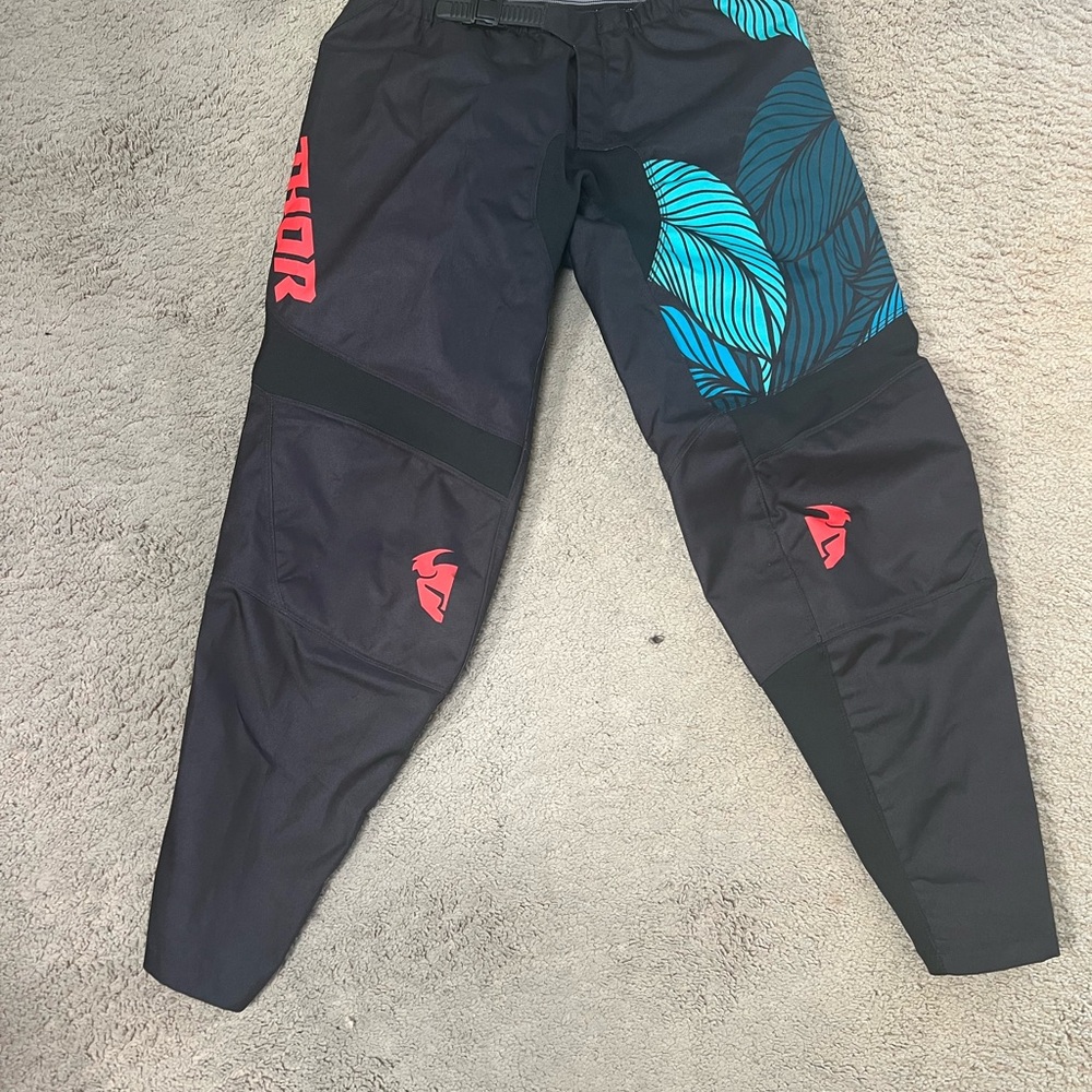 Thor Youth Black Motorcycle Pants with Blue/Green and Red Accents Size 9/10
